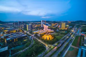 接力创业！打造全球影响力激光产业集群图片