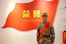 视点｜老班长的“最后一堂课”图片