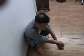 男子网上豪赌输百万，便衣民警追踪千里“潜伏”侦查十余天……图片