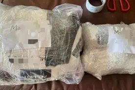 承包你50年的假睫毛！贴假睫毛挑战赛进行中，全网淘高手，要来试试吗？图片