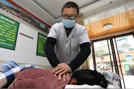 寻找黑暗中那一道光：龚小兵和盲人伙伴们的“共同事业”图片