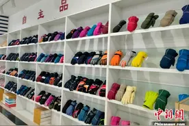 中国“黑科技”手套走俏欧洲市场图片
