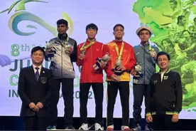 河南功夫小子世青赛夺冠图片