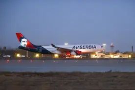 塞尔维亚航空首个直飞中国航班落地，塞总理：塞中合作没有上限图片