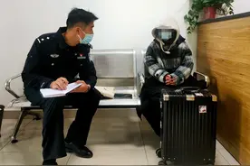 女孩乘火车离家出走，长沙铁路民警及时劝回图片