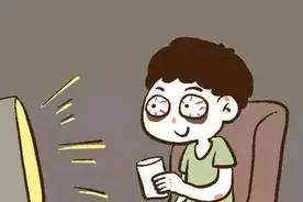 追光｜看台上的身影，那是谁的青春图片