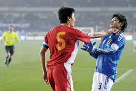 梦回2002⑫丨李玮峰：“大头”穿上西装依然热爱足球图片