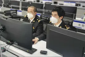 上海浦东机场海关全面应用先期机检，旅客通关时间压缩50%图片