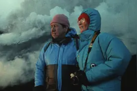 纪录片《火山挚恋》：即使归于尘土，我心永恒图片