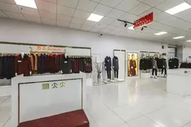 崇明这家开了十几年的服装店，为啥这么受欢迎？图片