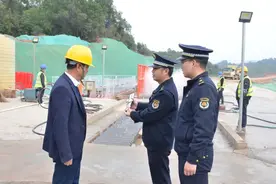 强监督、降扬尘、控油烟！湖南湘江新区推进餐饮油烟等四大整治行动图片