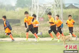 广西乡村足球场“串”起孩子们的“世界杯”图片