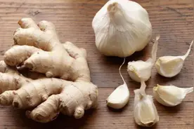 辟谣｜生姜大蒜、盐水漱口避免感染？传言需仔细甄别！