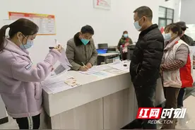 南县三仙湖镇：上门代办残疾证 助残服务暖人心图片