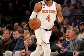 巴雷特谈罗斯登场全场球迷欢呼：他是传奇 这是他应得的待遇图片