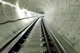 武汉“跑得最快”的地铁开始铺轨，采用高铁扣件工艺跑起来“更安静”图片