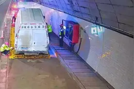 小货车趴窝停车带，高速施救人员快速处置被点赞图片