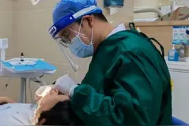 用酒漱口预防新冠？专家：小心黏膜损伤！图片