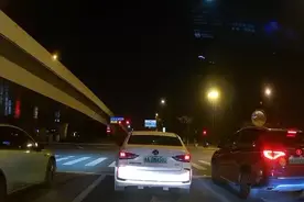 杭州疑似天降“火球”？金华浦江有人称“有一块陨石落在檀溪”图片