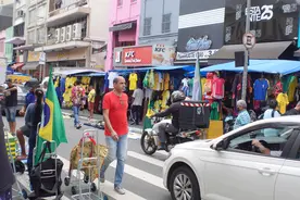 总台记者看世界｜小足球与大市场，世界杯助推巴西小商品销售图片