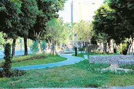 校门口有了歇脚地 家长接送孩子更舒心图片