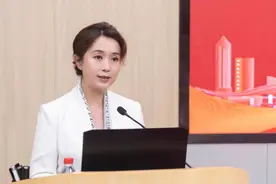 探索科技与公益融合共生，TCL魏雪荣获“年度十大公益人物”图片