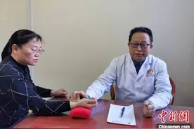 800余年29代中医技艺开新：打破世传 广纳医才图片