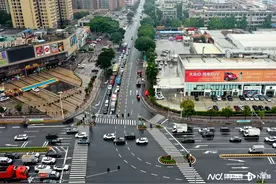 东莞厚街启用首条“借道左转”车道，走错将记6分罚200元图片