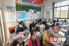 邵阳市教育局一行赴市六中“推门听课”图片