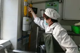 防疫用的酒精存放处安全吗 这家幼儿园开展消防安全排查图片