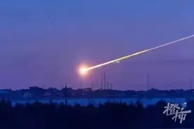 陨石坠落浙江，最大的3斤4两，有人1000元买“坑”！捡到后归国家还是个人？专家呼吁：不要水洗…图片