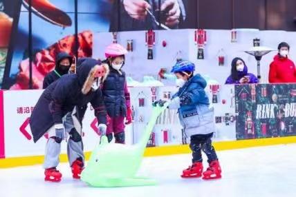300平方米赛事级别！BFC外滩冬日冰场升级回归了
