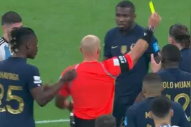 决赛主裁谈图拉姆假摔：VAR一开始倾向取消，分析后认为判罚正确图片