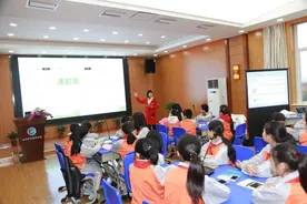 智慧教育与课程创新怎样融合？天心区多所学校的实践打开一条新路子图片