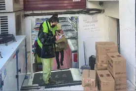 “刀割喉可适当吃点冰淇淋”，营业额飙到一千多，杭州这家冰淇淋店生意突然火爆图片