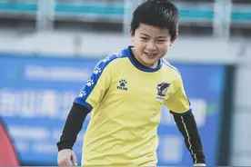 球王梅西教少年学会“坚持”！
“‘足’够精彩”世界杯青少年主题征文活动12月25日截稿图片