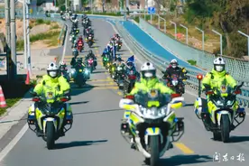 壮观！看百辆机车巡游霞浦东海1号线……图片