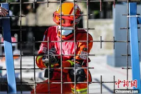 提高应急救援实战水平 福建“火焰蓝”组织指挥员技能比武图片