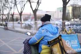 95后闪送小哥：一天运单多为医疗物资图片