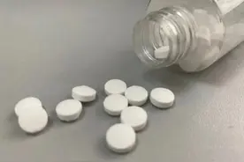 后背疼不一定是累的 可能与多种疾病有关图片