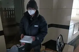 “阳康”返岗的上海快递小哥杨康：希望大家也都速速“阳康”图片