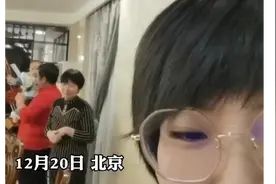 女子阳了之后味觉、嗅觉暂时失灵，误把白酒当水喝胃部灼热才发现图片