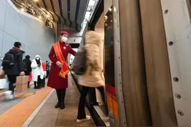 今日铁路调整列车运行图 北京至石家庄运行时间最快压缩至一小时图片