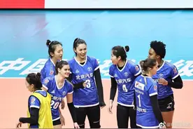 排超-北汽女排3比2力克深圳队 北汽男排3比0横扫南京队图片