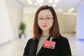 【人大代表风采】周宇：育桃李芬芳 尽代表职责图片