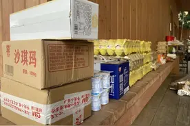 华院居民区的“多多买菜”自提点，最近又派上大用场！图片