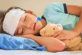 孩子发热伴惊厥应该怎么办？需要直接送医吗？图片