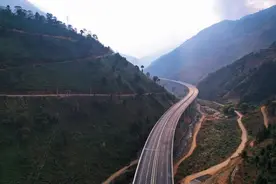 明天12时起，四川6条高速通车！免费图片