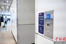 北京轨道交通首个免接触按钮直梯亮相京港地铁4号线图片