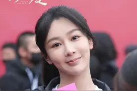 青梅竹马的小伙伴：杨紫、范丞丞《199爱》开机图片